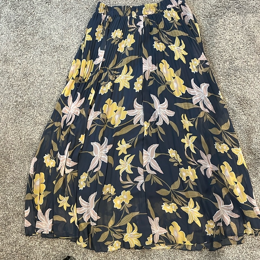 Loft skirt ankle length size petite xs fits like a small or medium